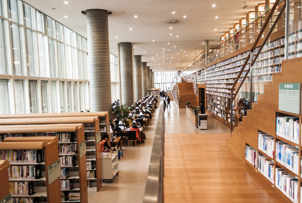 為什么要求高校圖書館是綠色建筑！