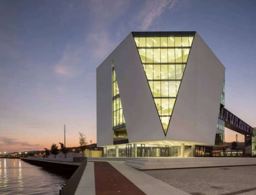 新時(shí)期的學(xué)校文化建設(shè)戰(zhàn)略目標(biāo)